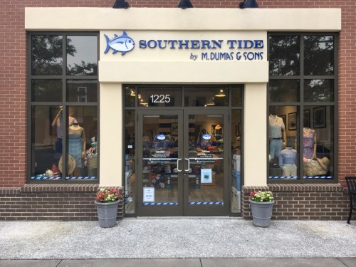 Southern Tide dimensional lettering