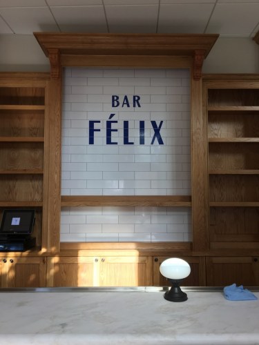 Bar Felix hand painted lettering